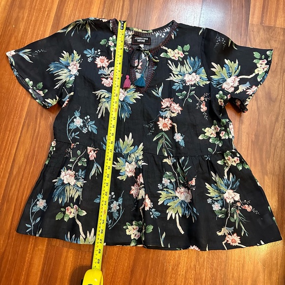 JOHNNY WAS Floral Design Top NOT FOR SALE - Picture 5 of 7